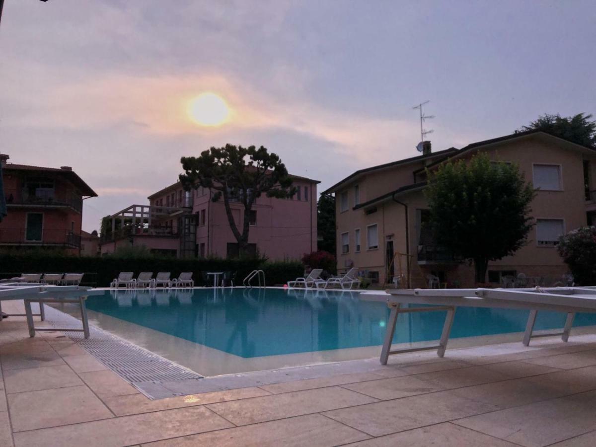 Casa Savoia Lejlighed Desenzano del Garda Eksteriør billede